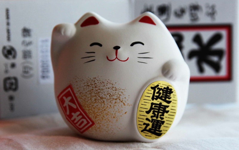 Japanese Lucky  Cat  White for Happiness